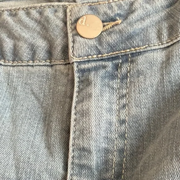 d. jeans Straight Leg Light Blue Jeans - Picture 7 of 7